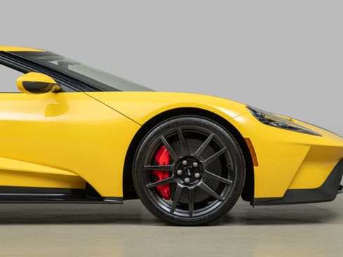 Used 2021 Ford GT Carbon Series RWD image 74
