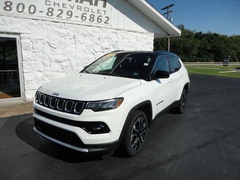Used 2023 Jeep Compass 4WD Limited image 7