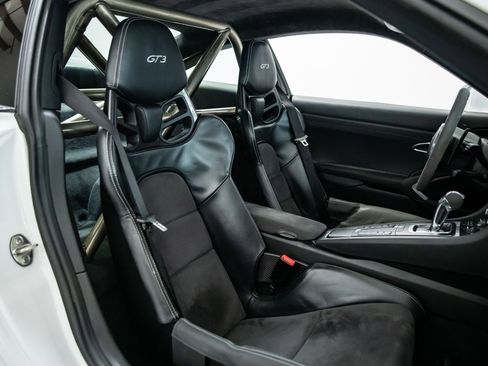 Used 2015 Porsche 911 GT3 image 13