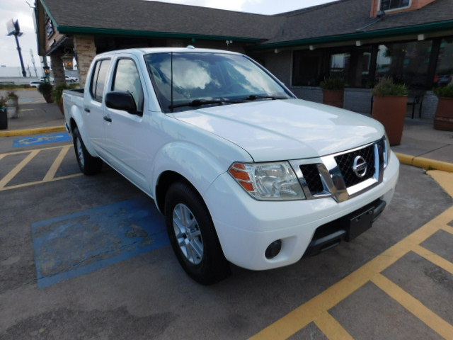 Used 2018 Nissan Frontier 2WD Crew Cab image 2