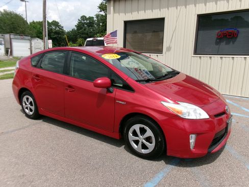 Used 2014 Toyota Prius Two image 9