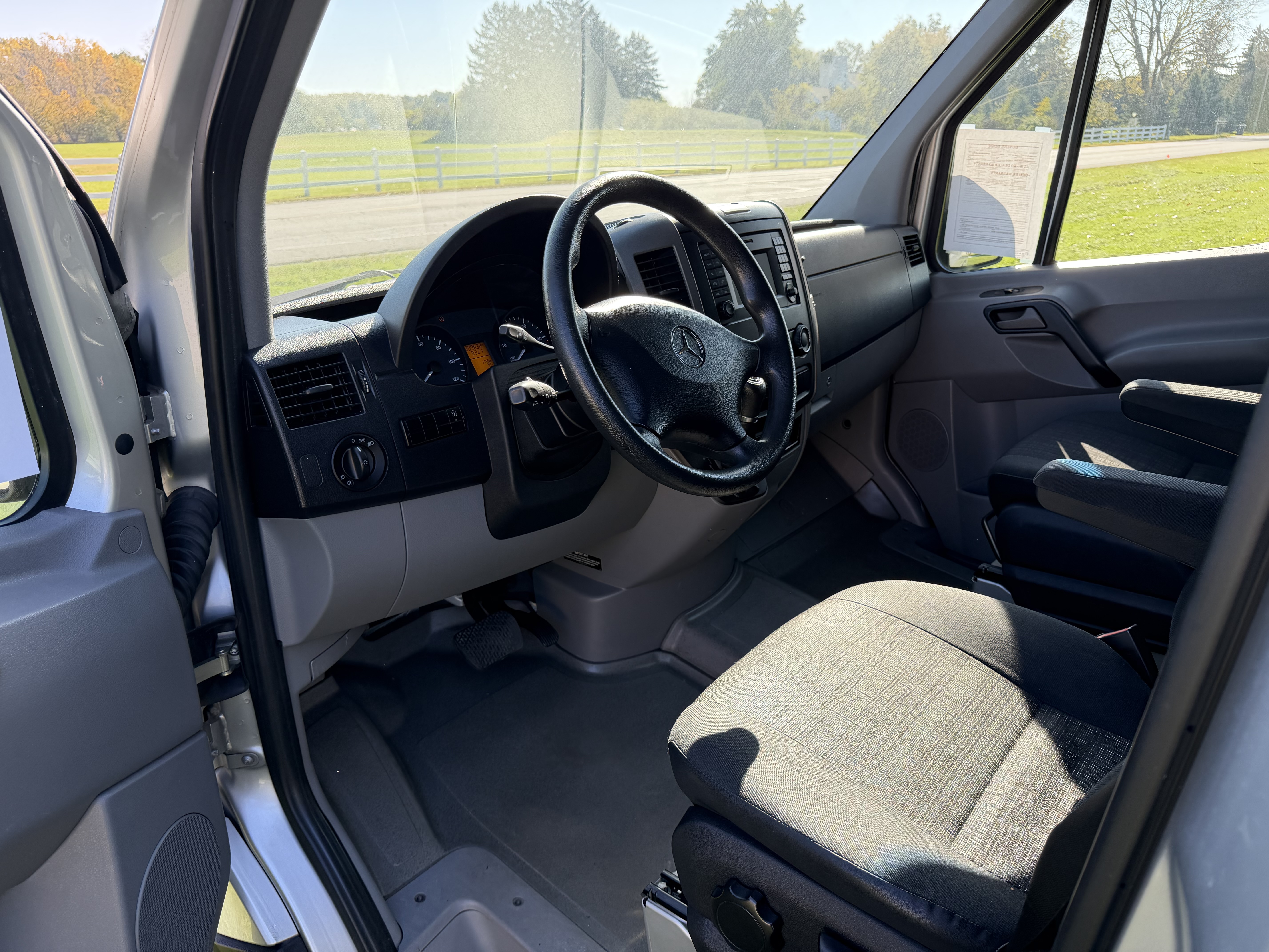 Used 2014 Mercedes-Benz Sprinter 2500 144 Passenger image 9