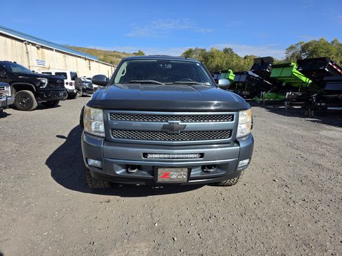 Used 2011 Chevrolet Silverado 1500 LT Z71 image 2