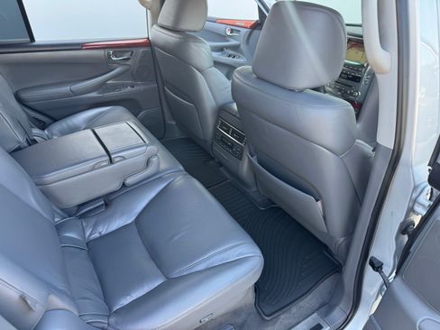 Used 2009 Lexus LX 570 image 21