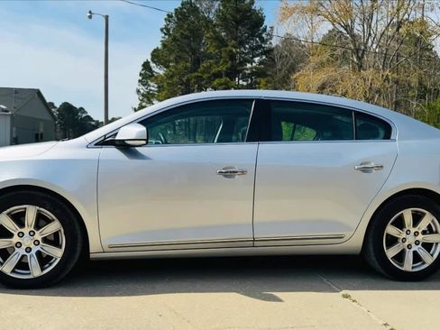 Used 2011 Buick LaCrosse CXL image 3
