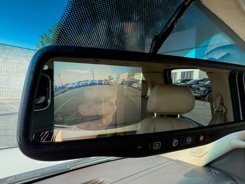 Used 2011 GMC Yukon XL SLT image 23