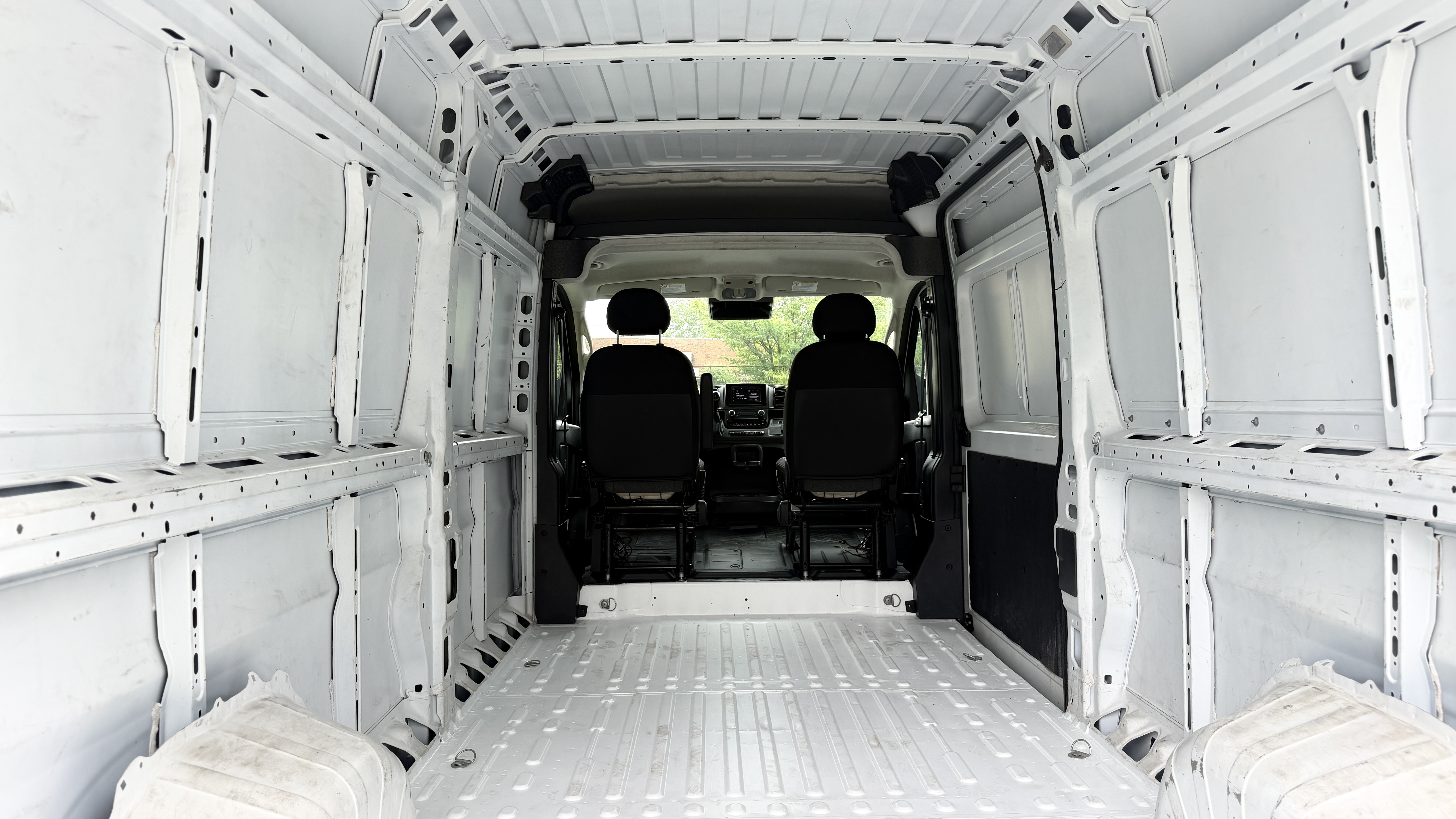 Used 2023 RAM ProMaster 2500 159 High Roof FWD image 9