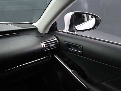 Used 2016 Lexus IS 300 image 19