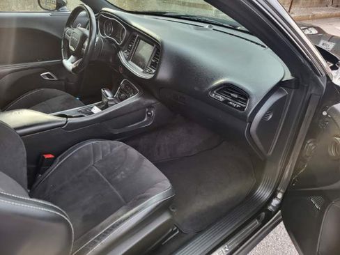 Used 2015 Dodge Challenger SRT image 10