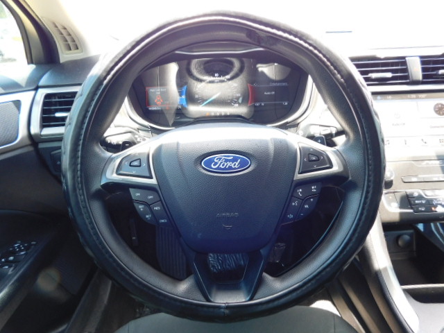 Used 2019 Ford Fusion SE FWD image 13
