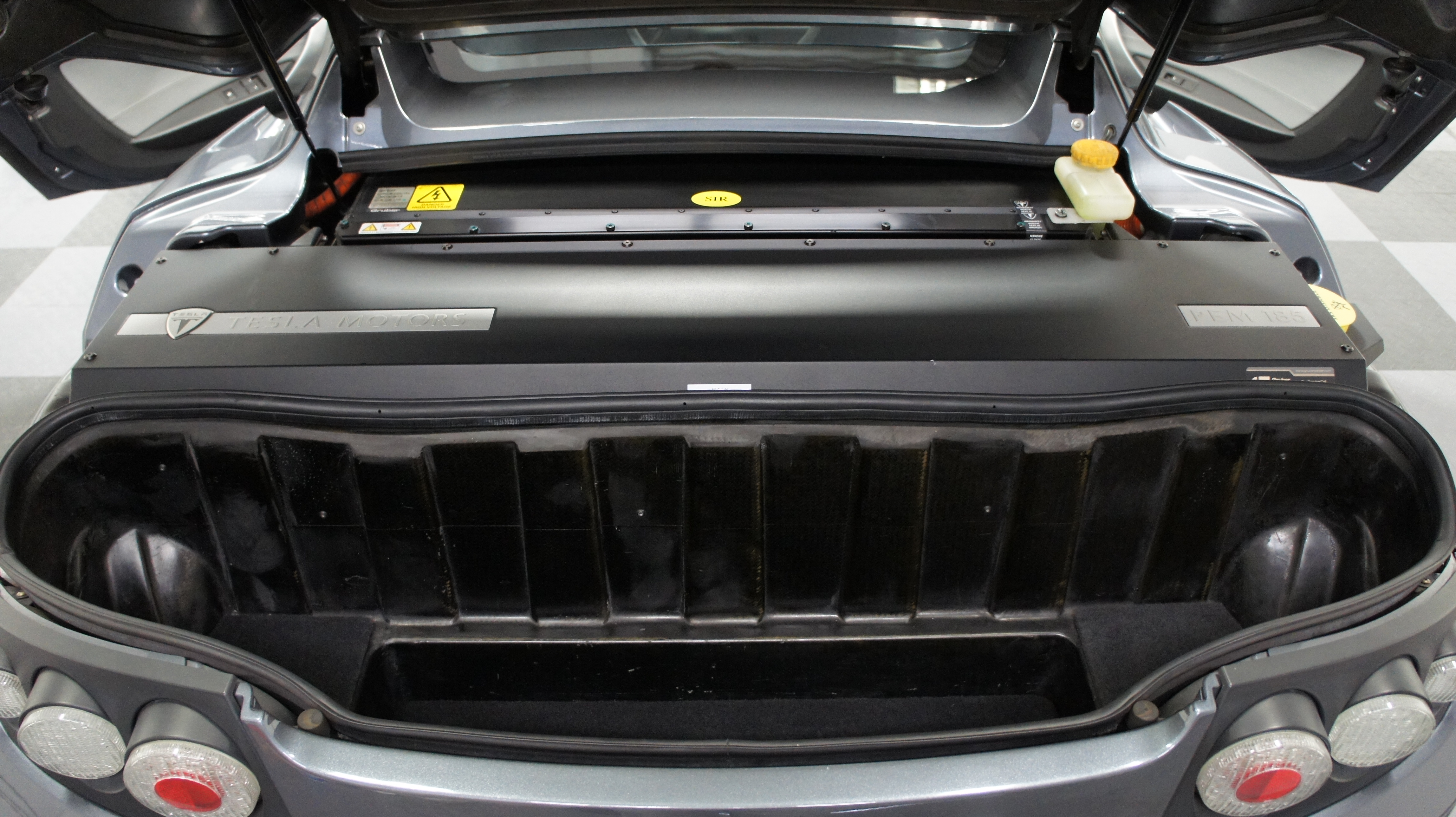 Used 2008 Tesla Roadster RWD image 40