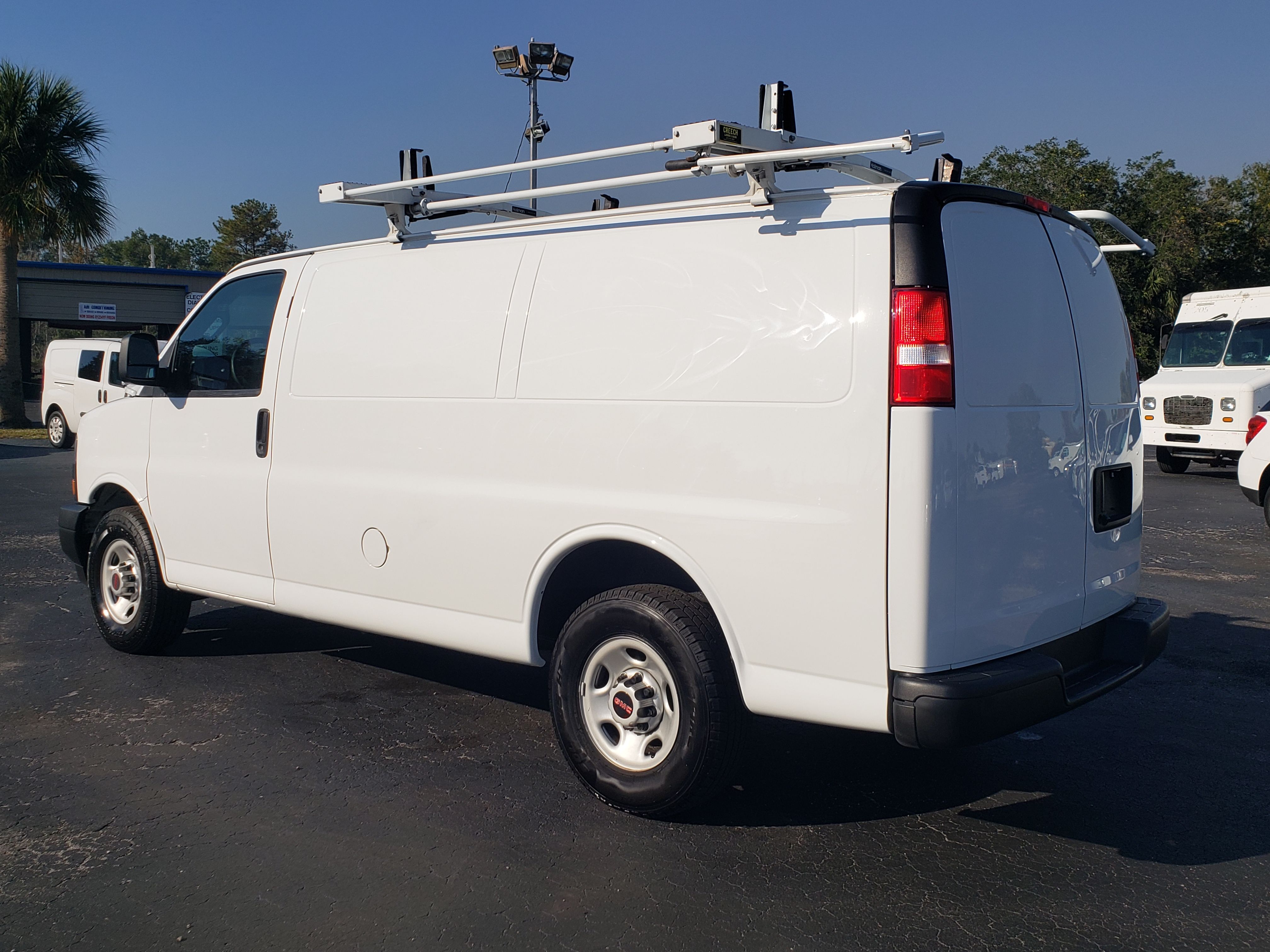 Used 2024 GMC Savana 2500 RWD image 4