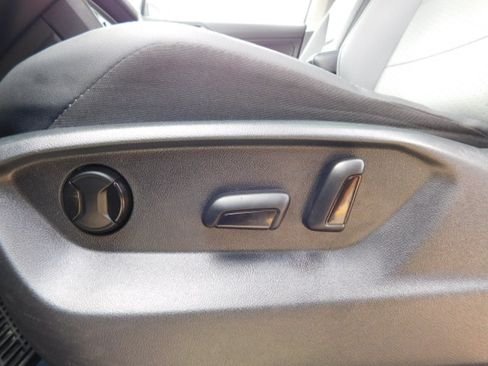 Used 2021 Volkswagen Tiguan SEL image 12