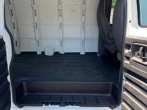 Used 2012 Chevrolet Express 2500 image 11