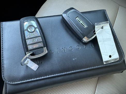 Used 2020 Lincoln Aviator Reserve image 42