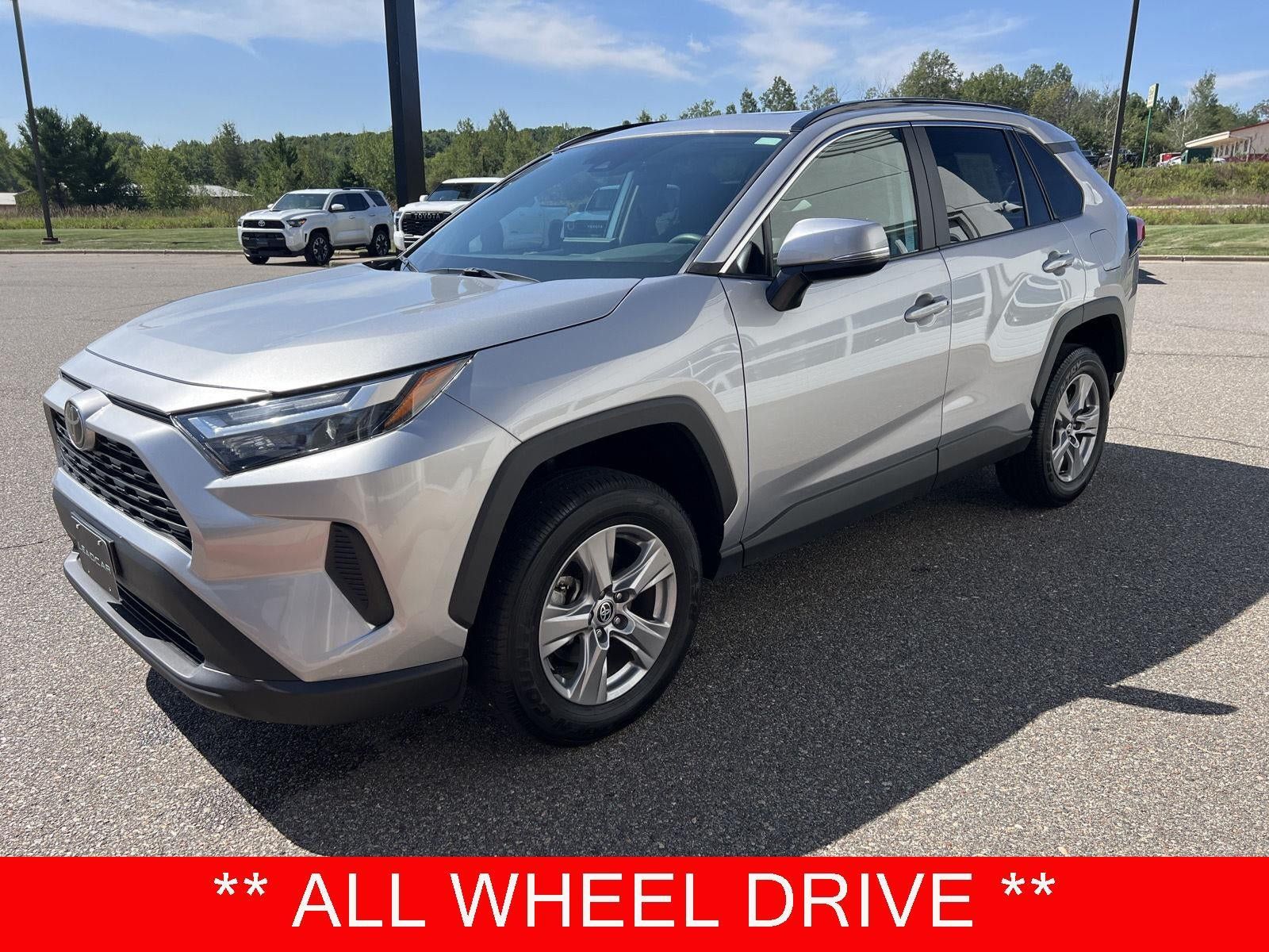 Used 2024 Toyota RAV4 XLE AWD/4WD image 4