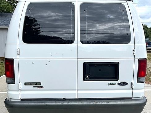 Used 2012 Ford E-150 and Econoline 150 XL image 7