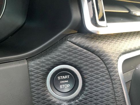 Used 2018 Land Rover Range Rover Velar S image 25