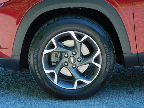 Used 2024 Chevrolet Trax LT w/ 1LT FWD image 8