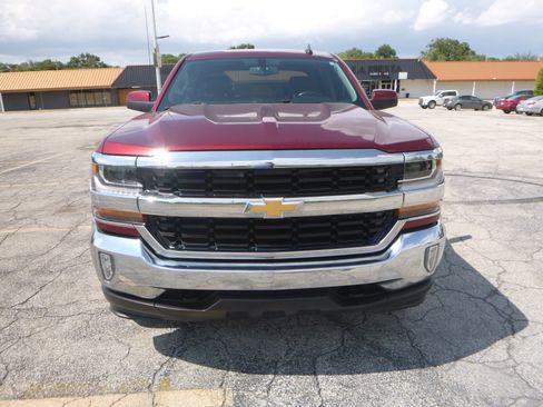 Used 2017 Chevrolet Silverado 1500 4x4 Crew Cab LT image 4