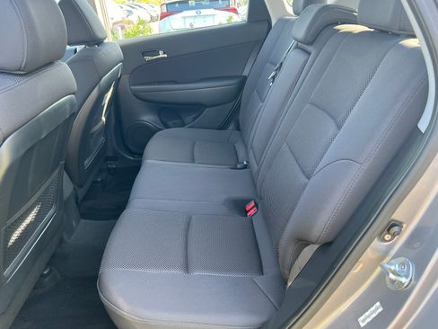 Used 2011 Hyundai Elantra Touring GLS FWD image 11