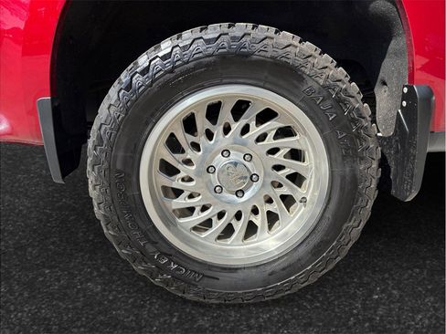 Used 2020 Chevrolet Silverado 1500 LT image 13