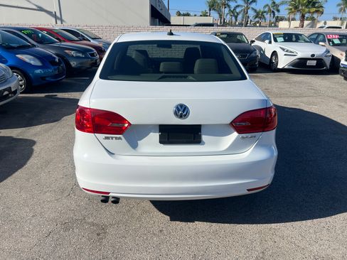 Used 2013 Volkswagen Jetta SE Sedan FWD image 8