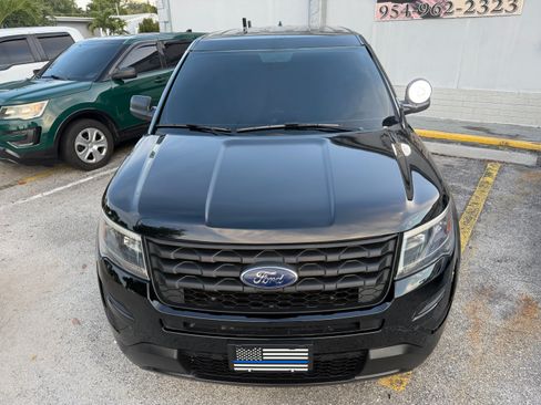 Used 2017 Ford Explorer 4WD Police Interceptor image 2