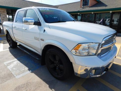 Used 2018 RAM 1500 SLT image 2