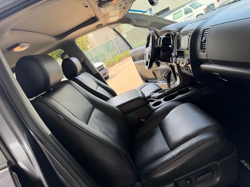 Used 2018 Toyota Sequoia SR5 image 29