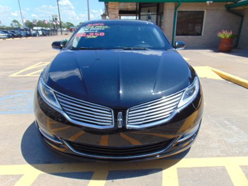 Used 2015 Lincoln MKZ image 3
