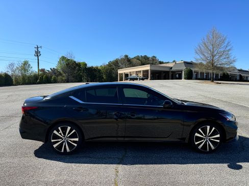 Used 2019 Nissan Altima 2.5 SR image 3