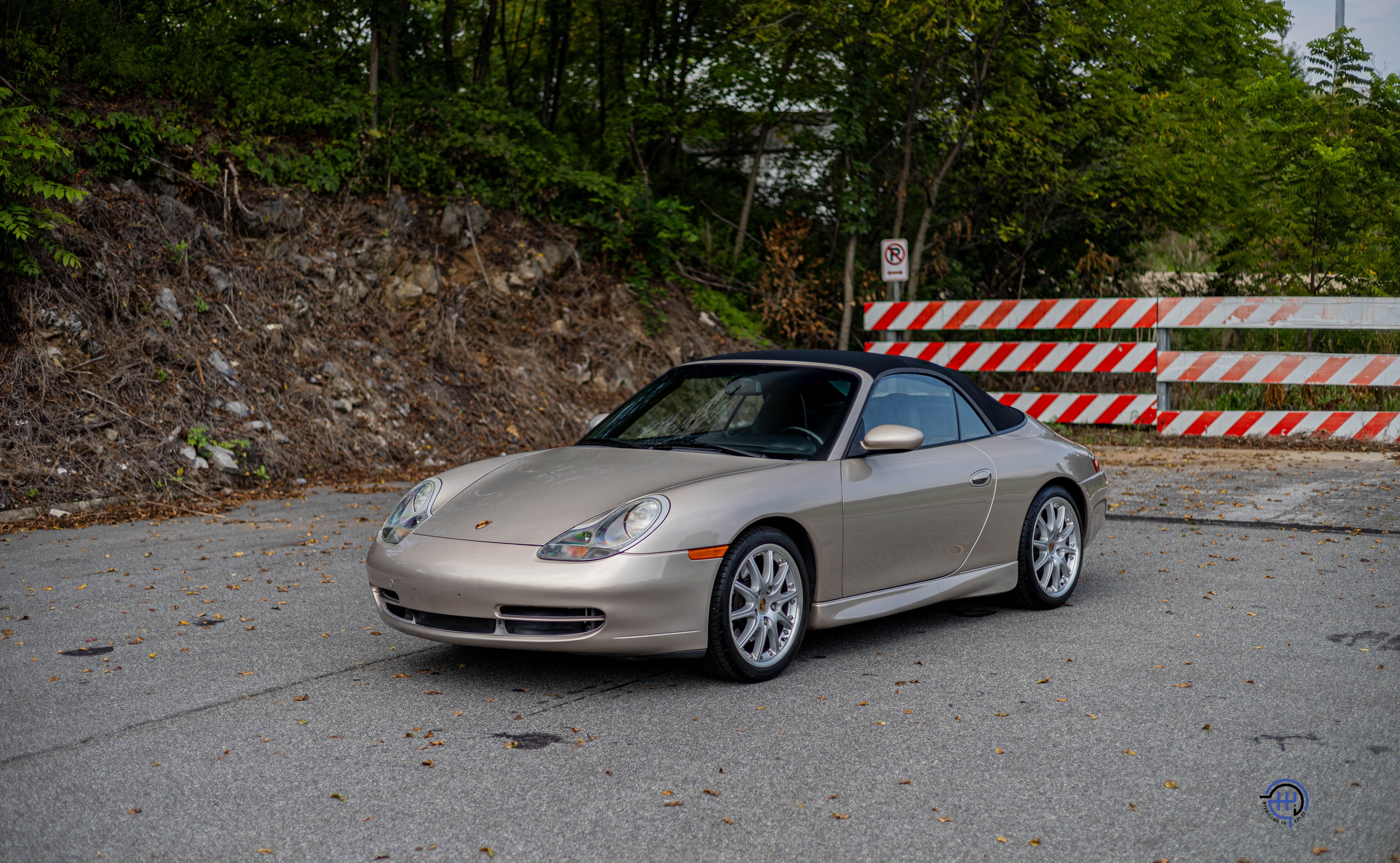 Used 2000 Porsche 911 Carrera Cabriolet RWD image 5