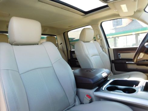 Used 2018 RAM 1500 Laramie image 29