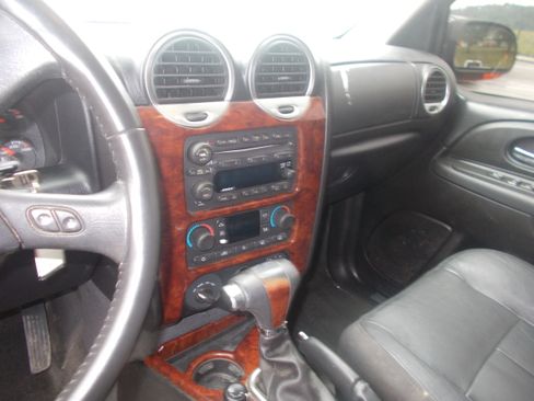 Used 2005 GMC Envoy XL 4WD image 8