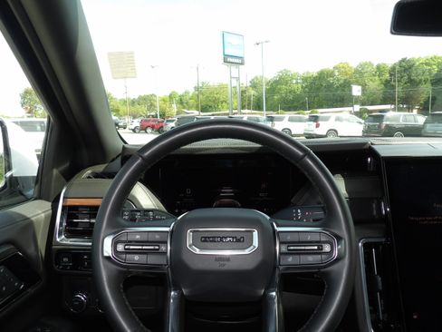 Used 2025 GMC Yukon XL Denali image 2