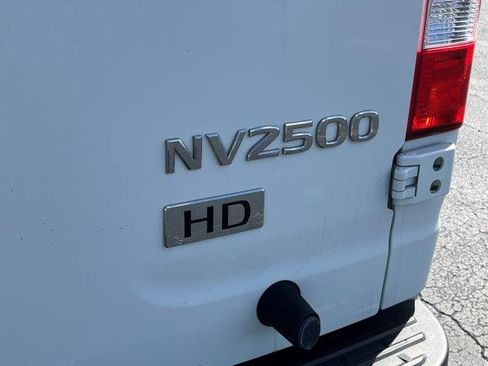 Used 2021 Nissan NV 2500 SV image 27