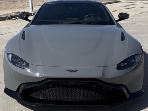 Used 2023 Aston Martin V8 Vantage image 2