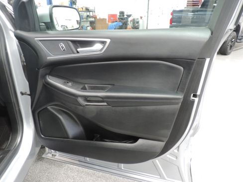 Used 2024 Ford Edge SEL image 23