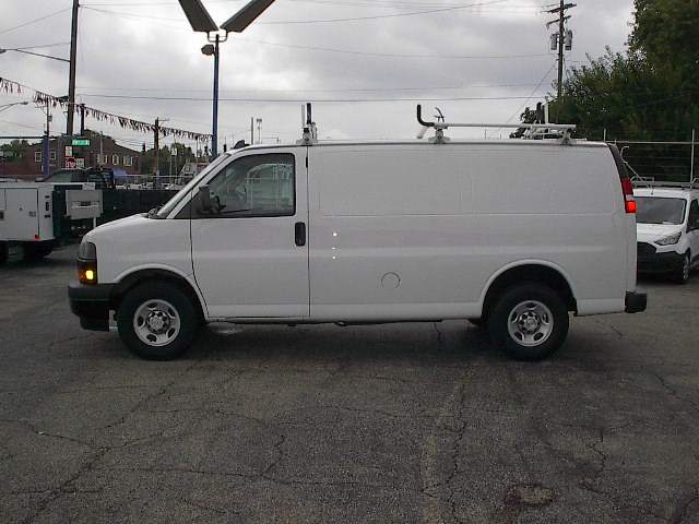 Used 2020 Chevrolet Express 3500 UNAVAIL RWD image 7