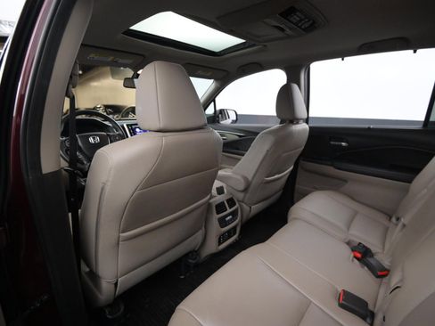 Used 2016 Honda Pilot Touring image 45