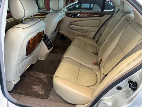 Used 2009 Jaguar XJ Vanden Plas RWD image 30
