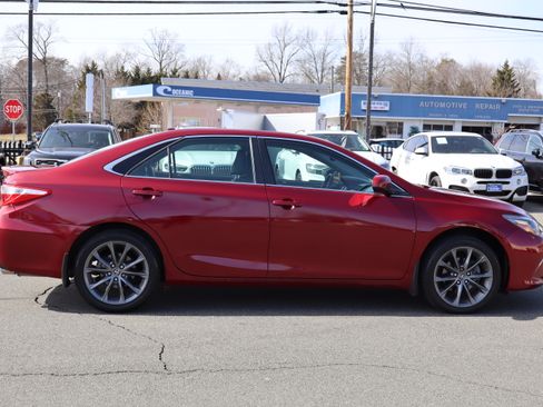 Used 2017 Toyota Camry XSE image 8