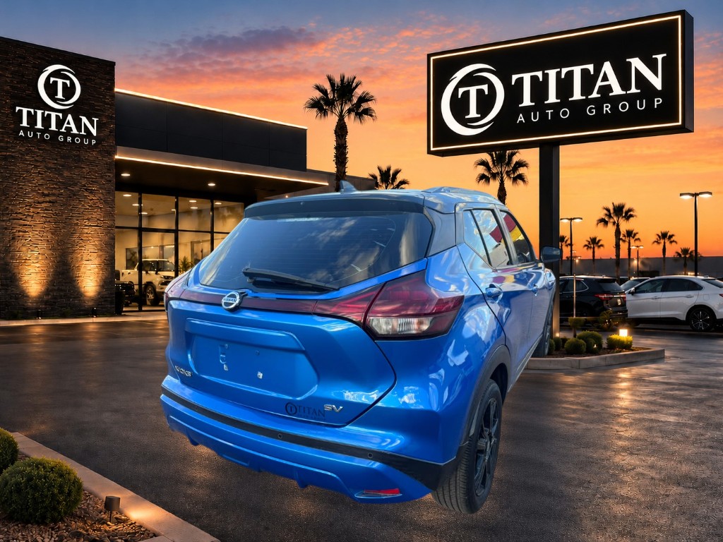 Used 2023 Nissan Kicks SR FWD image 6
