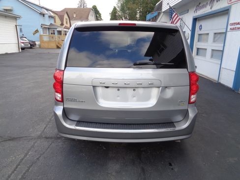 Used 2017 Dodge Grand Caravan GT FWD image 9