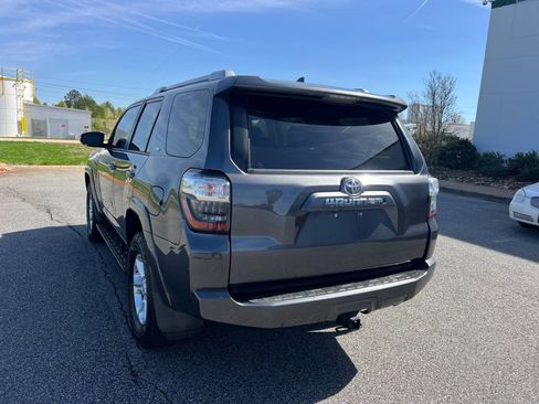 Used 2018 Toyota 4Runner SR5 Premium image 8