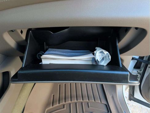 Used 2018 GMC Yukon XL SLT image 27