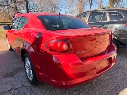 Used 2013 Dodge Avenger SXT image 4