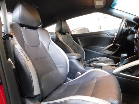 Used 2016 Hyundai Veloster Turbo image 16