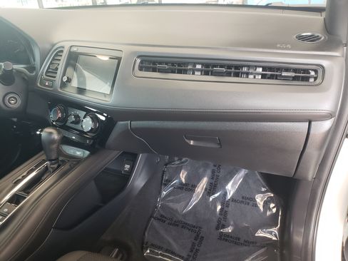 Used 2019 Honda HR-V Sport image 12